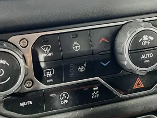 Jeep Wrangler 2024 4x4 Sahara 4 puertas SUV