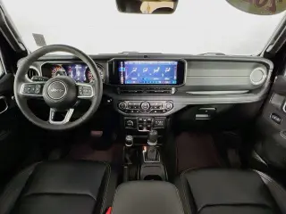 Jeep Wrangler 2024 4x4 Sahara 4 puertas SUV