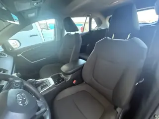 Toyota RAV4 2024 LE 4 puertas SUV