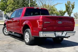 Ford F-150 2015 4x2 Lariat 4 puertas SuperCrew 6.5 pies. SB