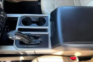 Ford F-150 2015 4x2 Lariat 4 puertas SuperCrew 6.5 pies. SB