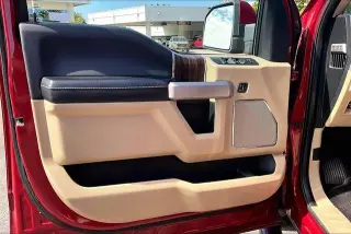 Ford F-150 2015 4x2 Lariat 4 puertas SuperCrew 6.5 pies. SB