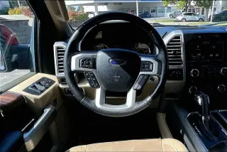Ford F-150 2015 4x2 Lariat 4 puertas SuperCrew 6.5 pies. SB
