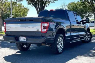 Ford F-150 2022 4x4 Platinum 4 puertas SuperCrew 5.5 pies. SB