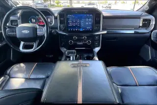 Ford F-150 2022 4x4 Platinum 4 puertas SuperCrew 5.5 pies. SB