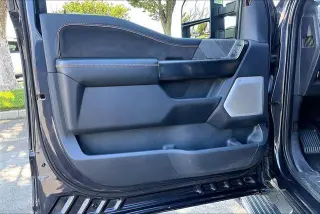 Ford F-150 2022 4x4 Platinum 4 puertas SuperCrew 5.5 pies. SB