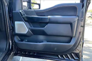 Ford F-150 2022 4x4 Platinum 4 puertas SuperCrew 5.5 pies. SB