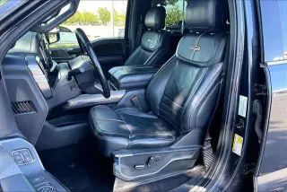 Ford F-150 2022 4x4 Platinum 4 puertas SuperCrew 5.5 pies. SB