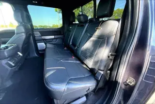 Ford F-150 2022 4x4 Platinum 4 puertas SuperCrew 5.5 pies. SB