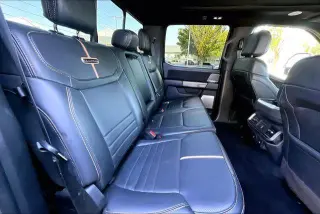 Ford F-150 2022 4x4 Platinum 4 puertas SuperCrew 5.5 pies. SB