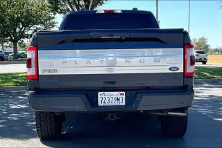 Ford F-150 2022 4x4 Platinum 4 puertas SuperCrew 5.5 pies. SB
