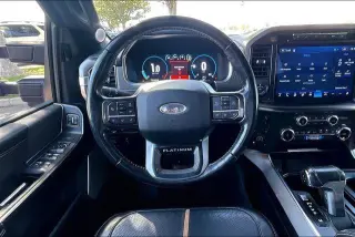 Ford F-150 2022 4x4 Platinum 4 puertas SuperCrew 5.5 pies. SB