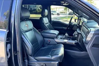 Ford F-150 2022 4x4 Platinum 4 puertas SuperCrew 5.5 pies. SB