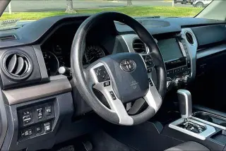 Toyota Tundra 2020 4x4 SR5 4 puertas CrewMax Cab Pickup SB