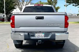 Toyota Tundra 2020 4x4 SR5 4 puertas CrewMax Cab Pickup SB