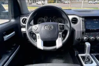 Toyota Tundra 2020 4x4 SR5 4 puertas CrewMax Cab Pickup SB