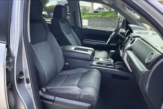 Toyota Tundra 2020 4x4 SR5 4 puertas CrewMax Cab Pickup SB