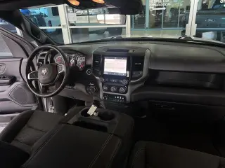 Ram 1500 2026 4x4 Tradesman 4 puertas Cabina Crew 5.6 pies. SB Pickup