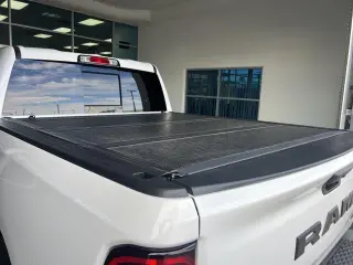 Ram 1500 2026 4x4 Tradesman 4 puertas Cabina Crew 5.6 pies. SB Pickup