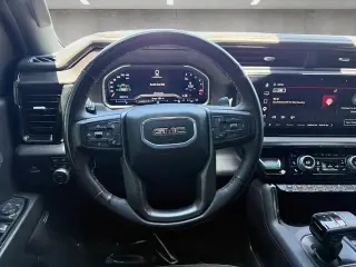 GMC Sierra 1500 2024 4x4 AT4 Cabina Crew 4 puertas 5.8 pies. Caja corta