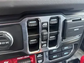 Jeep Gladiator 2025 4x4 Rubicon 4 puertas Crew Cab 5.0 pies. SB