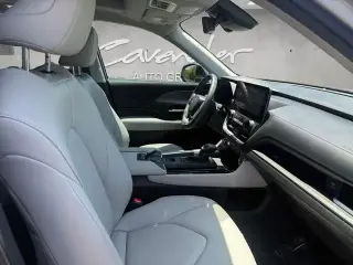 Toyota Grand Highlander 2024 AWD XLE 4 puertas SUV
