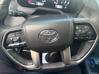 Toyota Tundra 2024 4x4 Limited 4 puertas CrewMax Cab Pickup SB