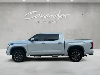 Toyota Tundra 2024 4x4 Limited 4 puertas CrewMax Cab Pickup SB