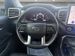 Toyota Tundra 2024 4x4 Limited 4 puertas CrewMax Cab Pickup SB