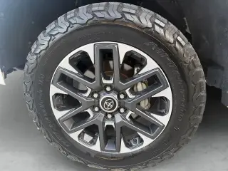 Toyota Tundra 2024 4x4 Limited 4 puertas CrewMax Cab Pickup SB