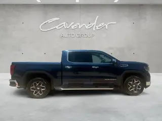 GMC Sierra 1500 2022 4x2 SLT Cabina Crew 4 puertas 5.8 pies. Caja corta