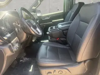 GMC Sierra 1500 2022 4x2 SLT Cabina Crew 4 puertas 5.8 pies. Caja corta
