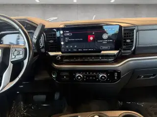 GMC Sierra 1500 2022 4x2 SLT Cabina Crew 4 puertas 5.8 pies. Caja corta