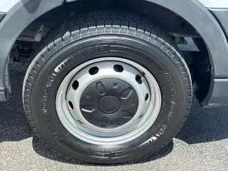 Furgoneta de carga Ford Transit 2023 250 3 puertas LWB con techo alto extendido