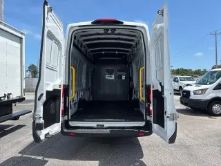 Furgoneta de carga Ford Transit 2023 250 3 puertas LWB con techo alto extendido