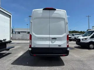 Furgoneta de carga Ford Transit 2023 250 3 puertas LWB con techo alto extendido