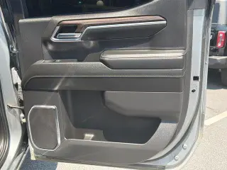 Chevrolet Silverado 1500 2023 4x4 RST 4 puertas Cabina Crew 5.8 pies. SB