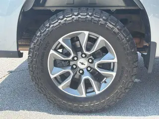 Chevrolet Silverado 1500 2023 4x4 RST 4 puertas Cabina Crew 5.8 pies. SB