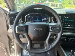 Chevrolet Silverado 1500 2023 4x4 RST 4 puertas Cabina Crew 5.8 pies. SB