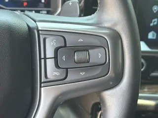 Chevrolet Silverado 1500 2023 4x4 RST 4 puertas Cabina Crew 5.8 pies. SB