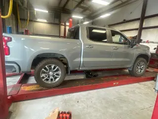Chevrolet Silverado 1500 2023 4x4 RST 4 puertas Cabina Crew 5.8 pies. SB