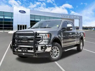 Ford F-250 Super Duty 2021 4x4 XLT Cabina doble 4 puertas 6.8 pies. Caja corta