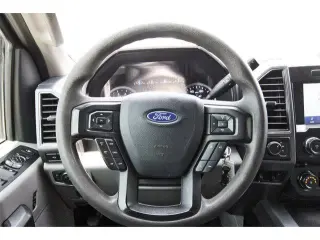 Ford F-250 Super Duty 2021 4x4 XLT Cabina doble 4 puertas 6.8 pies. Caja corta
