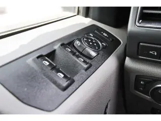 Ford F-250 Super Duty 2021 4x4 XLT Cabina doble 4 puertas 6.8 pies. Caja corta