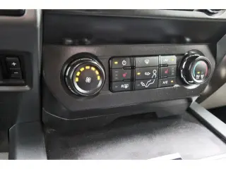 Ford F-250 Super Duty 2021 4x4 XLT Cabina doble 4 puertas 6.8 pies. Caja corta