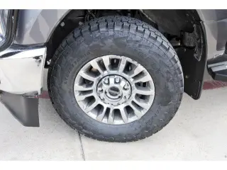 Ford F-250 Super Duty 2021 4x4 XLT Cabina doble 4 puertas 6.8 pies. Caja corta