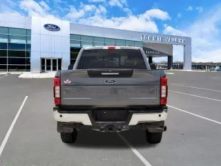 Ford F-250 Super Duty 2021 4x4 XLT Cabina doble 4 puertas 6.8 pies. Caja corta
