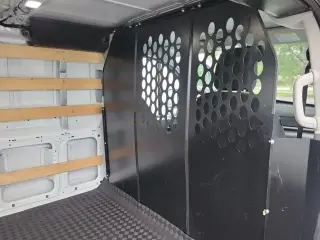 Ford Transit 2025 250 3 puertas SWB Techo bajo Furgón de carga