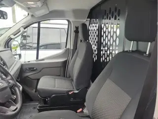 Ford Transit 2025 250 3 puertas SWB Techo bajo Furgón de carga