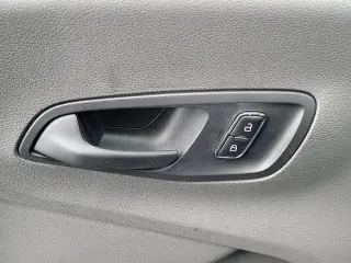 Ford Transit 2025 250 3 puertas SWB Techo bajo Furgón de carga